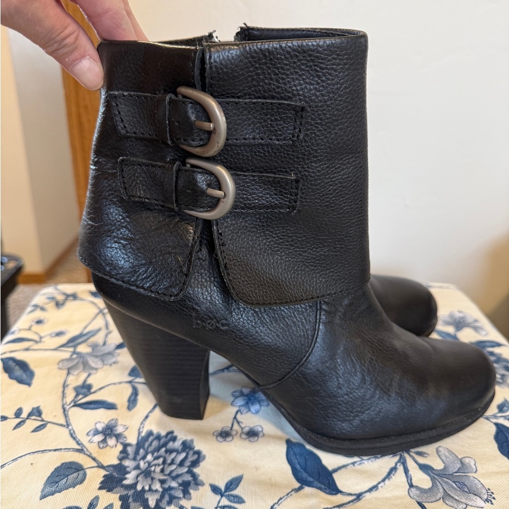 BOC Ankle Boots Womens Size 9 Black Leather Buckles Born Concept Heeled Booties